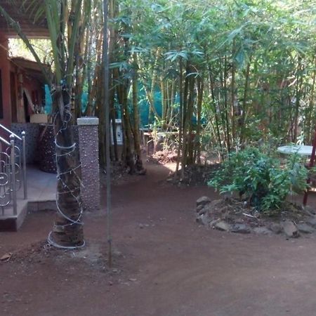 Samartha Cottage, Varsoli Alibág Kültér fotó